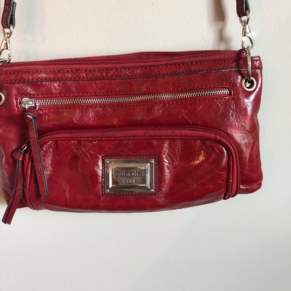 Crossbody red. - Picture 1 of 5